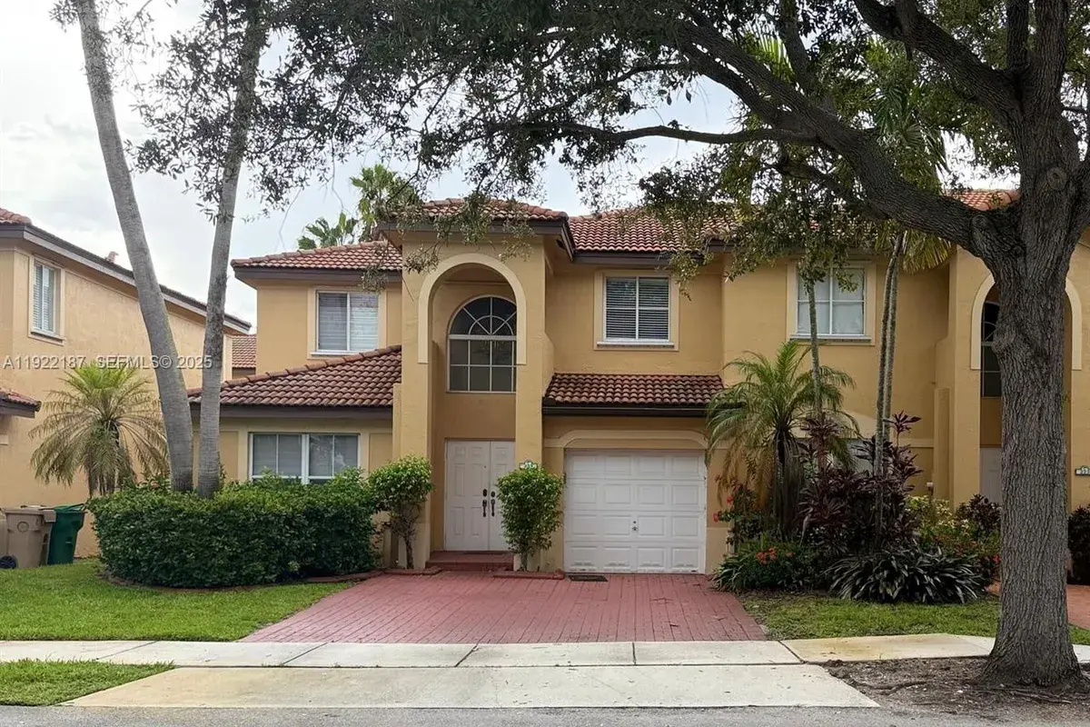 233 E Forest Oak Cir, Davie FL 33325