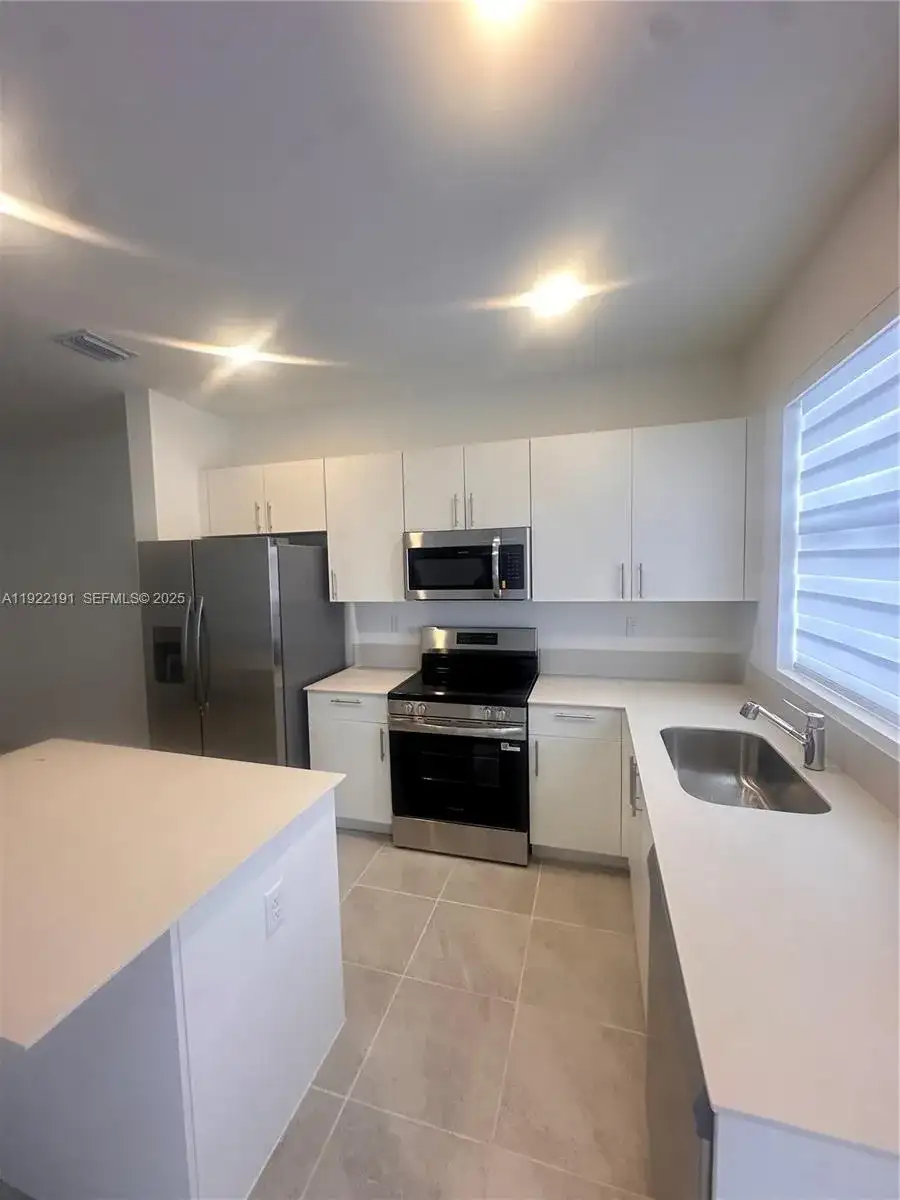 26832 SW 121 ave # 26832, Miami FL 33032 photo 3