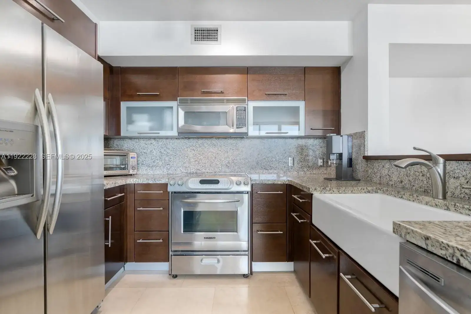 1155 Brickell Bay Dr, Miami FL 33131 photo 4