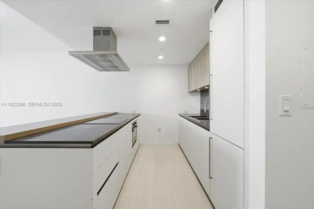 1000 Brickell Plz # 3211, Miami FL 33131 photo 3
