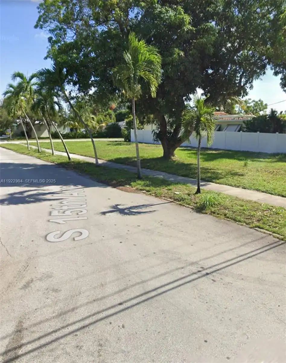 1452 Jefferson St, Hollywood FL 33020 photo 3