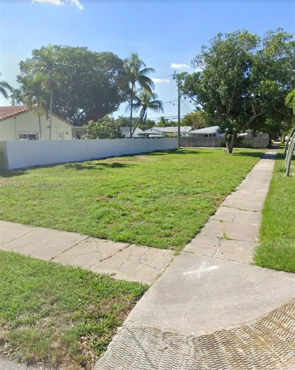 1452 Jefferson St, Hollywood FL 33020 photo 4