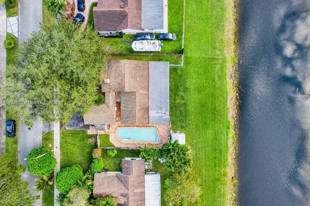15512 SW 142nd Ct, Miami FL 33177 photo 4