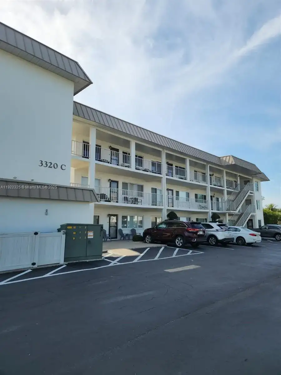 3320 Gulf Of Mexico Dr. # 208C, Other City - In The State Of Florida FL 34228 photo 2
