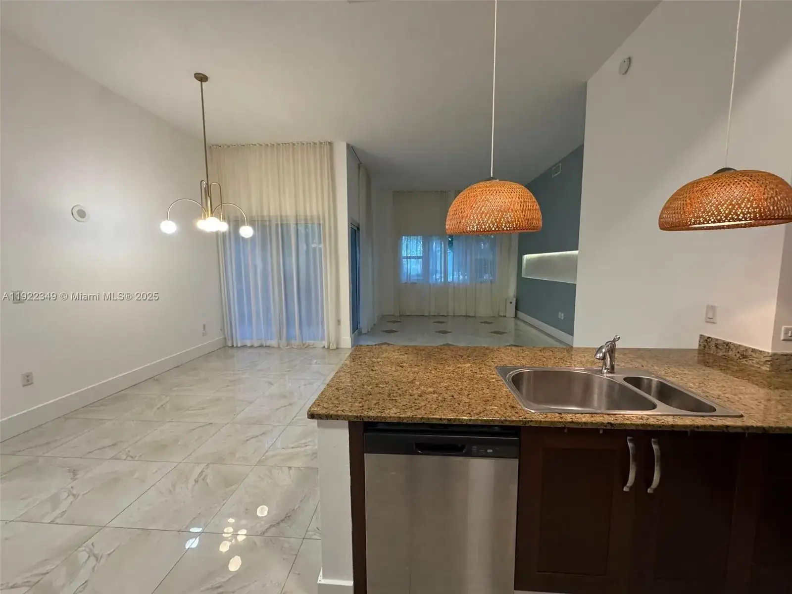 20000 E Country Club Dr # 104, Aventura FL 33180 photo 3