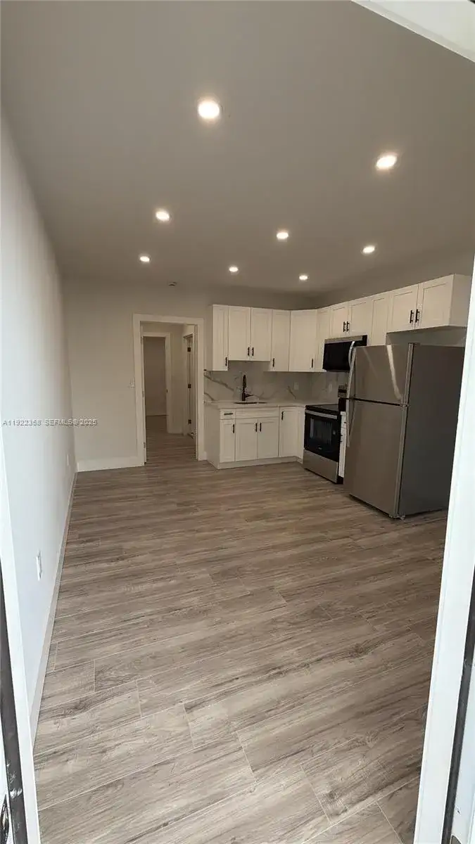 935 Jefferson Ave # 10, Miami Beach FL 33139 photo 2