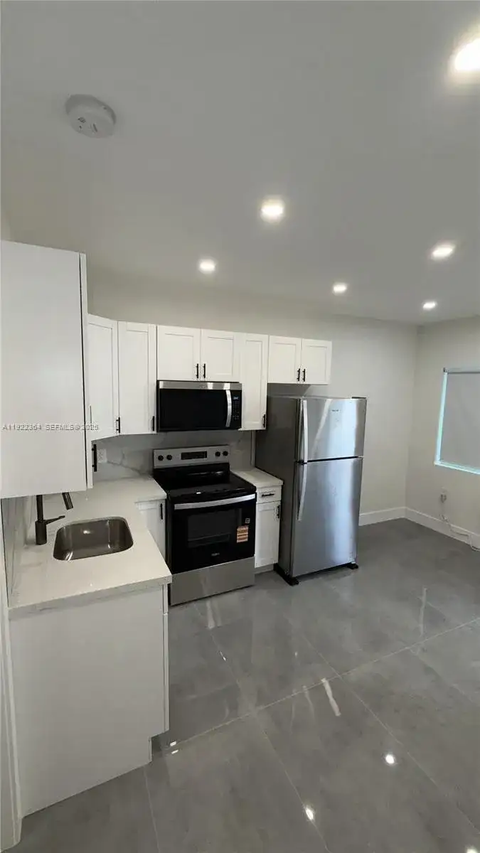 935 Jefferson Ave # 4, Miami Beach FL 33139 photo 2