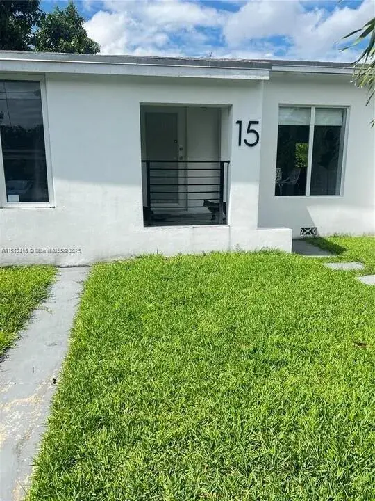 15 NW 52nd St, Miami FL 33127