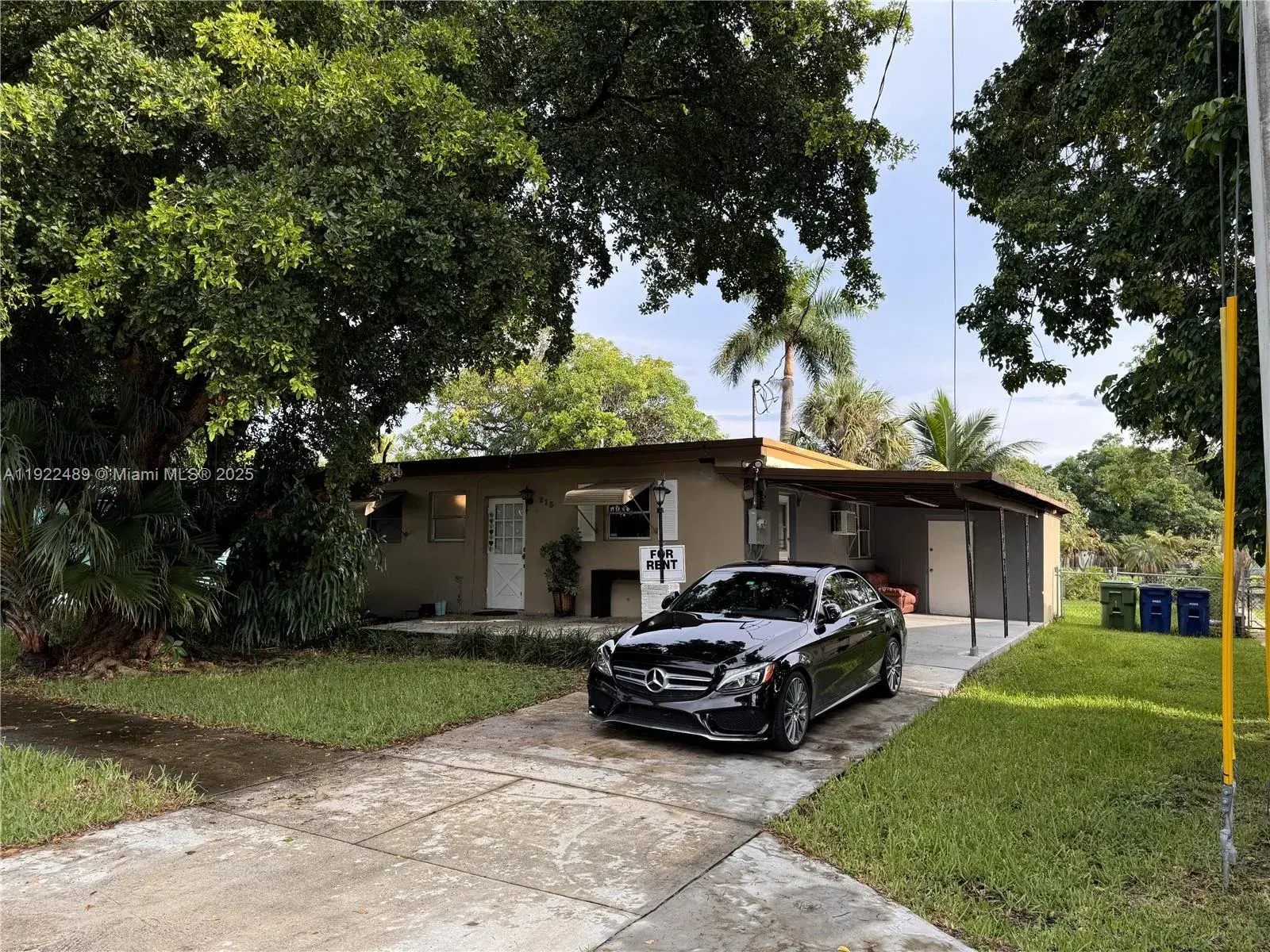 213 SW 5th St, Hallandale Beach FL 33009