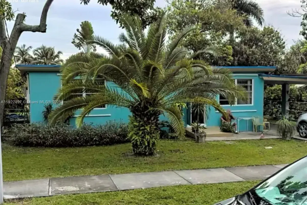 209 SW 5th St, Hallandale Beach FL 33009