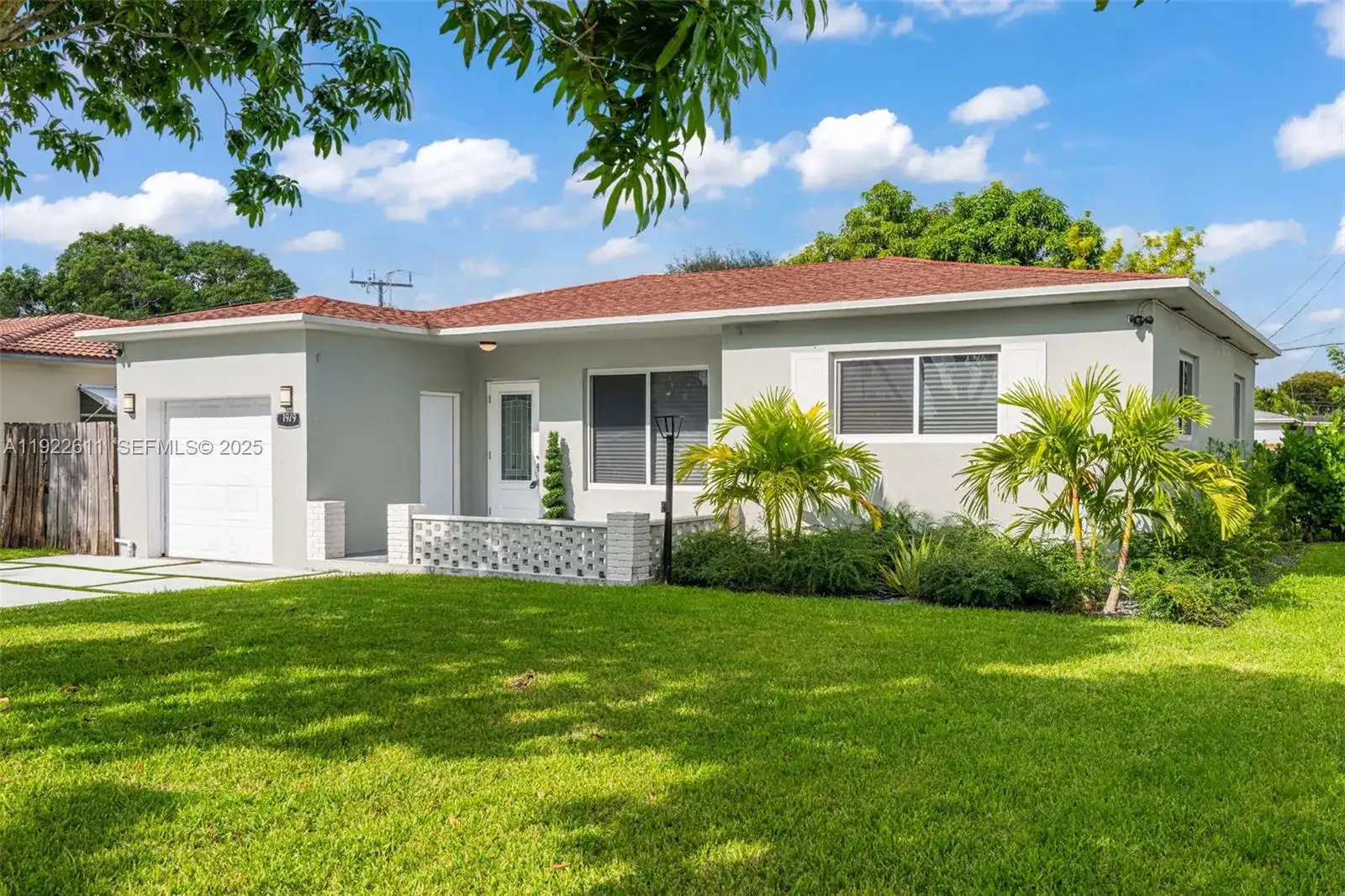 1979 NE 176th St, North Miami Beach FL 33162 photo 3