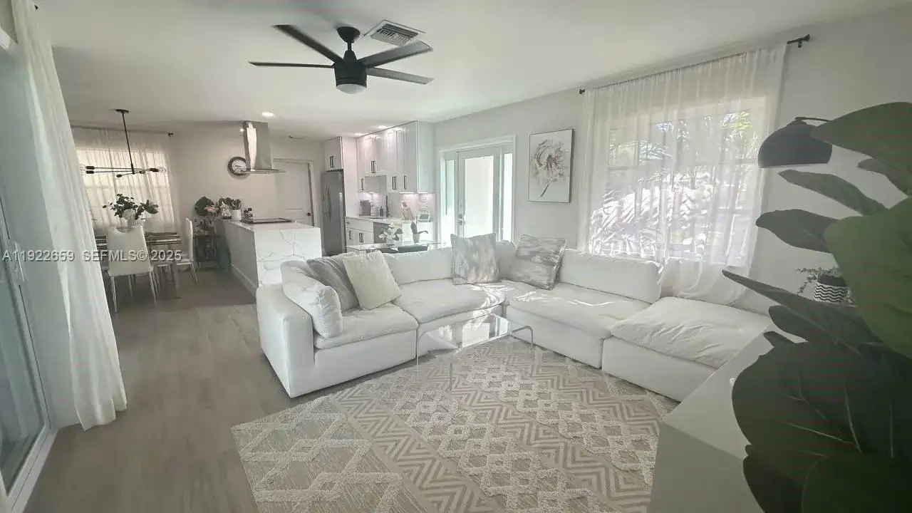 4455 NW 18th Ter, Oakland Park FL 33309 photo 2