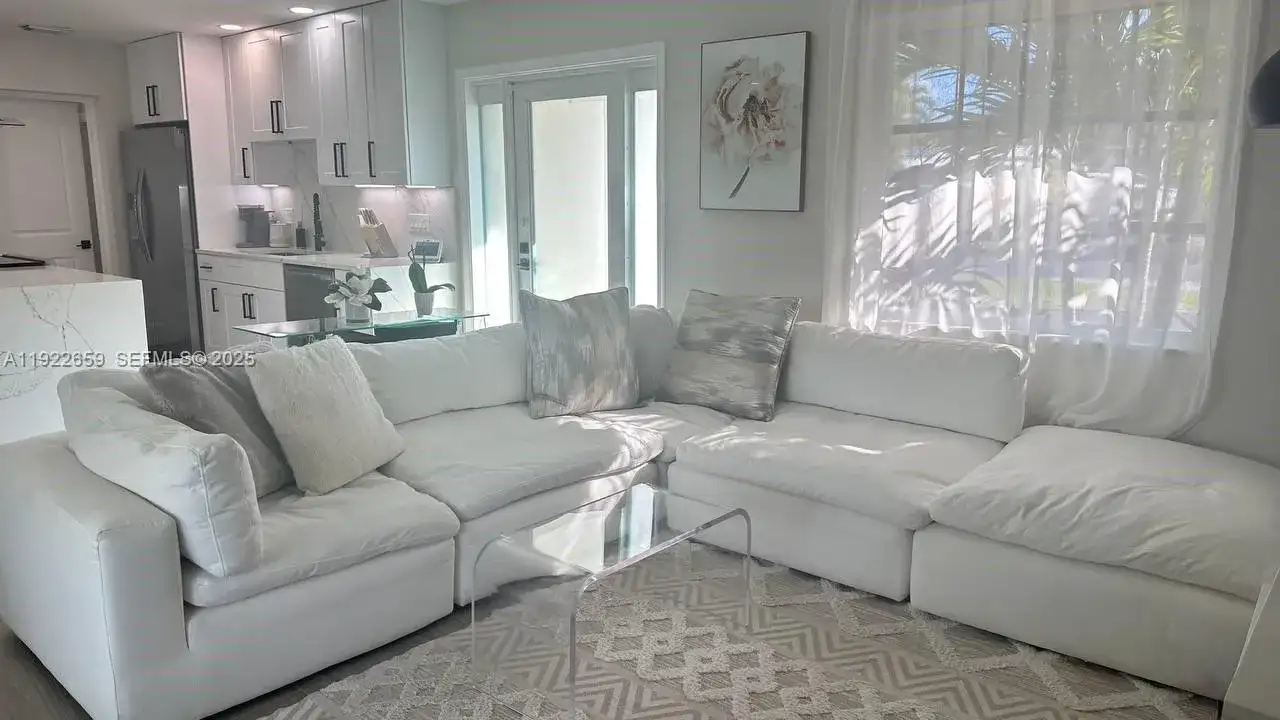 4455 NW 18th Ter, Oakland Park FL 33309 photo 3