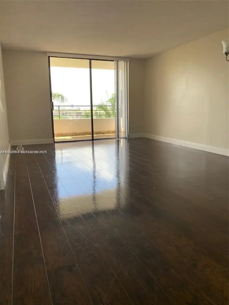 500 Three Islands Blvd # 307, Hallandale Beach FL 33009 photo 4