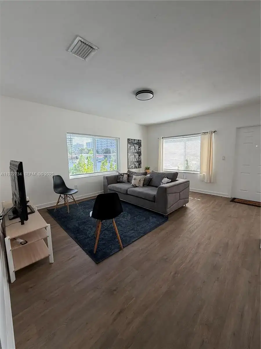 1215 NE 109th St # 1215, Miami FL 33161 photo 2