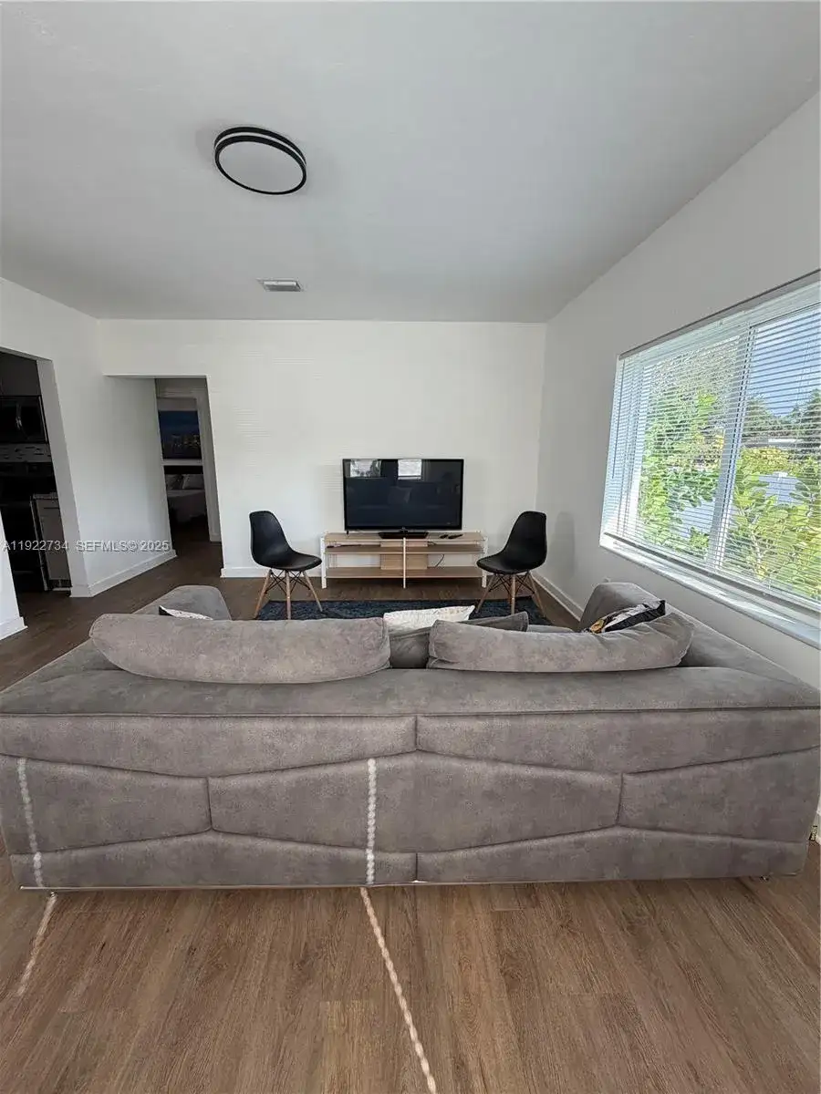 1215 NE 109th St # 1215, Miami FL 33161 photo 3