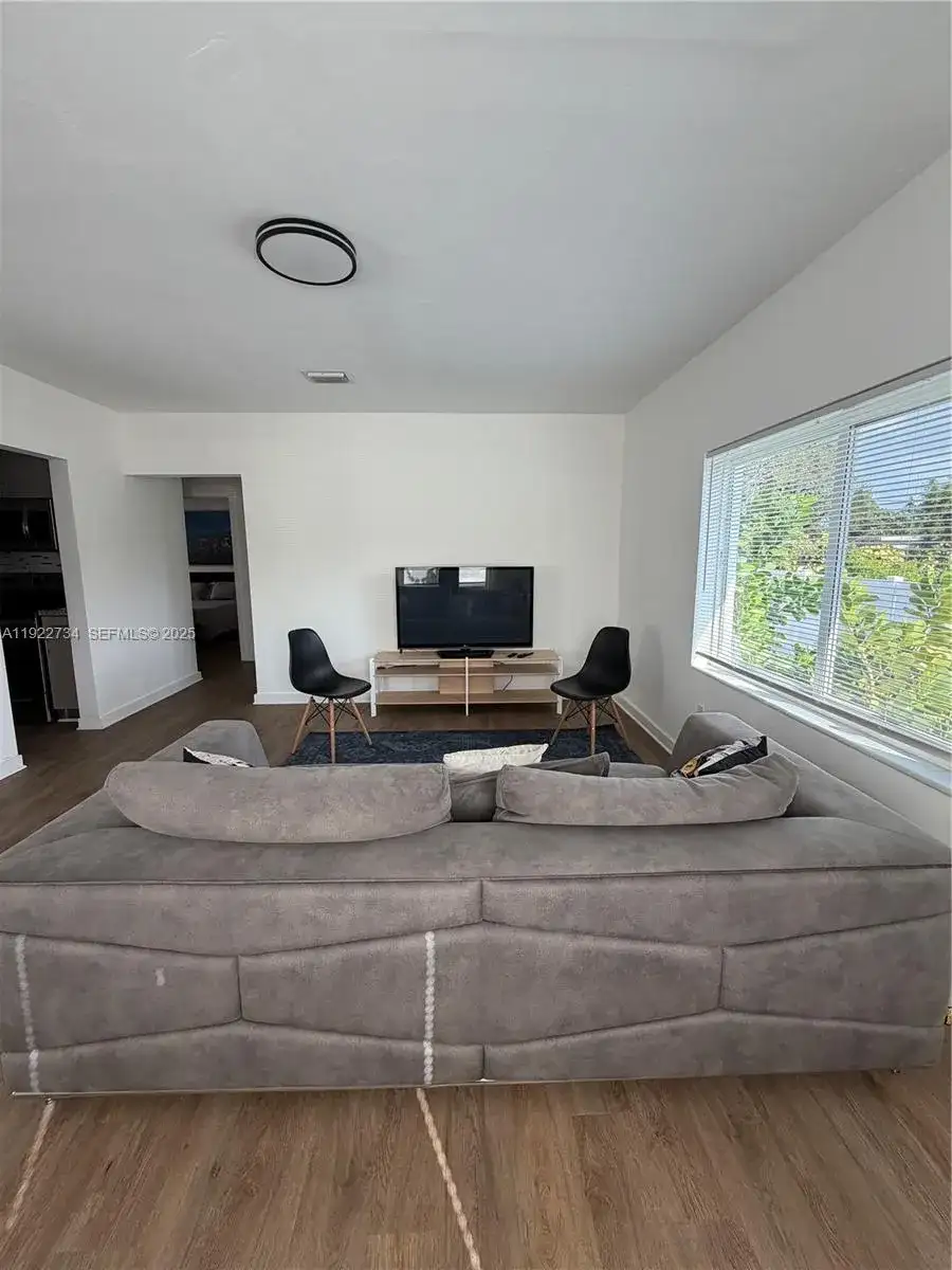 1215 NE 109th St # 1215, Miami FL 33161 photo 4