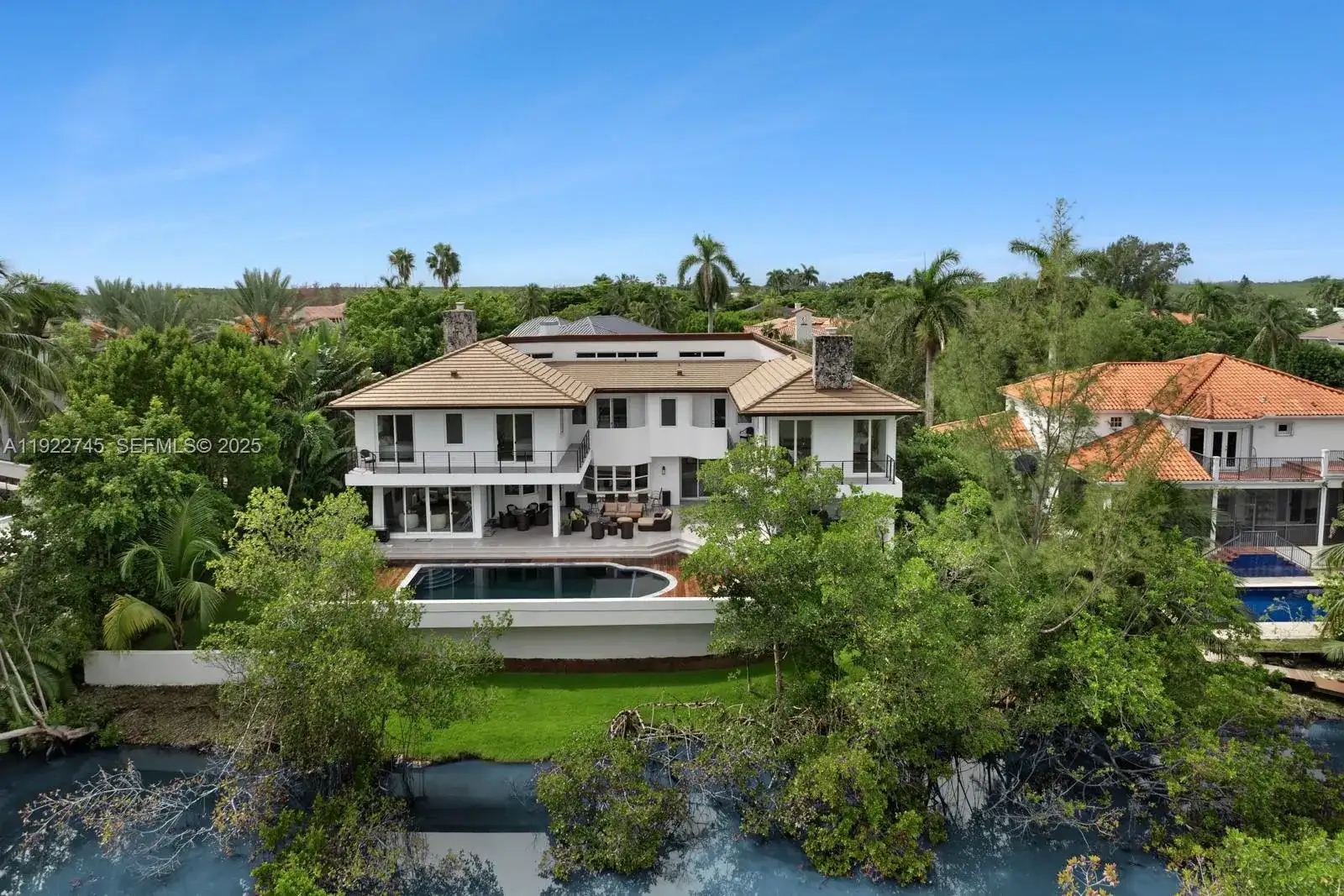 325 Campana Ave, Coral Gables FL 33156 photo 2