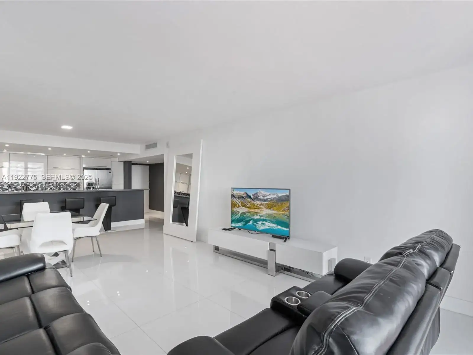 19370 E Collins Ave # 627, Sunny Isles Beach FL 33160 photo 3