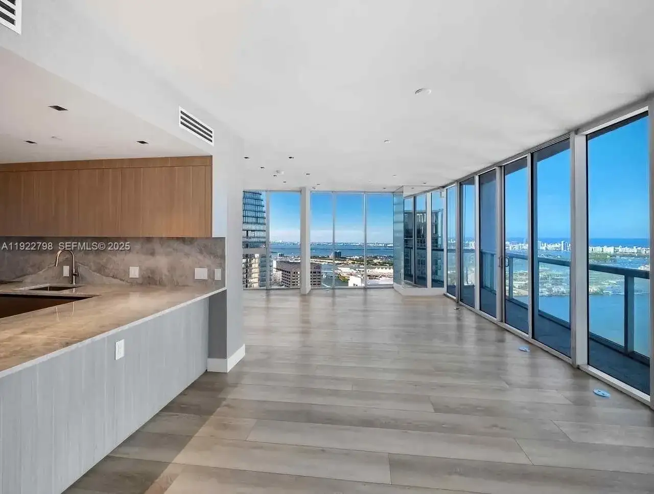 465 Brickell Ave # 5701, Miami FL 33131 photo 3