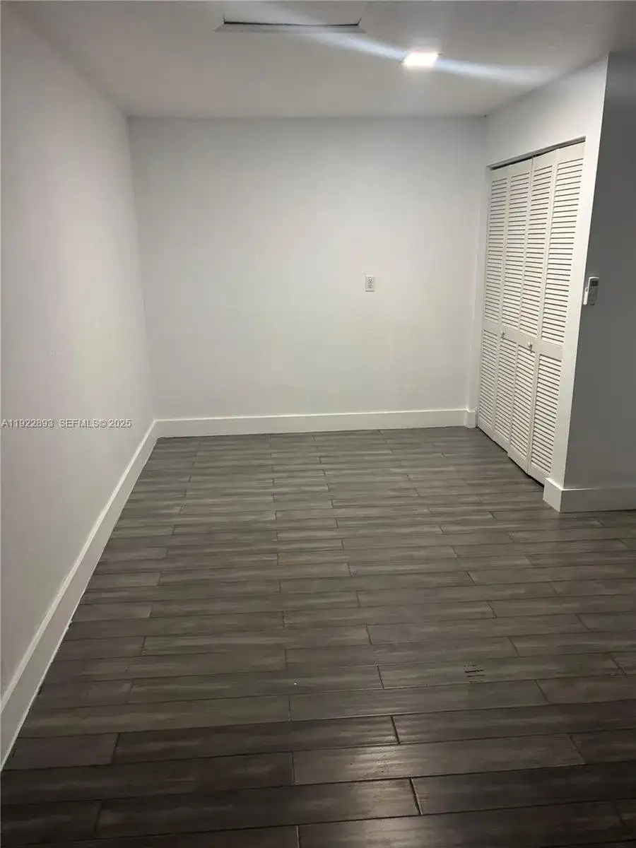 15535 SW 10th St, Miami FL 33194 photo 2