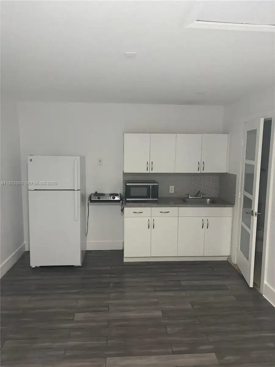 15535 SW 10th St, Miami FL 33194 photo 3