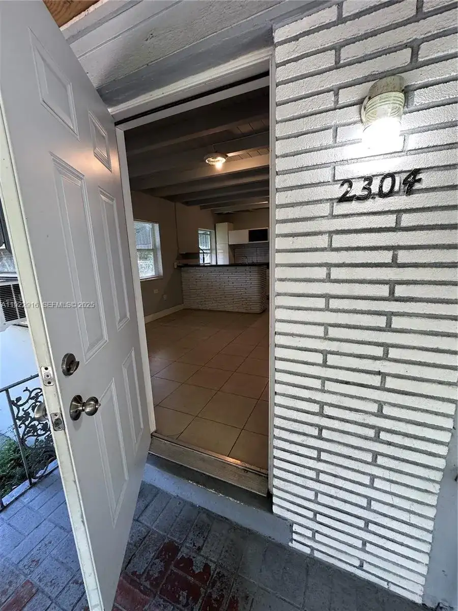 2304 NE 135th Ln, North Miami Beach FL 33181 photo 3