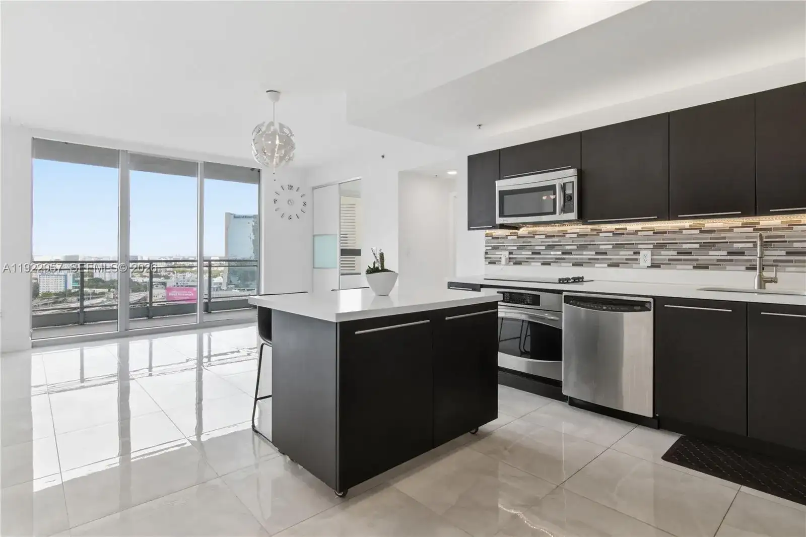 90 SW 3rd St # 2408, Miami FL 33130 photo 3