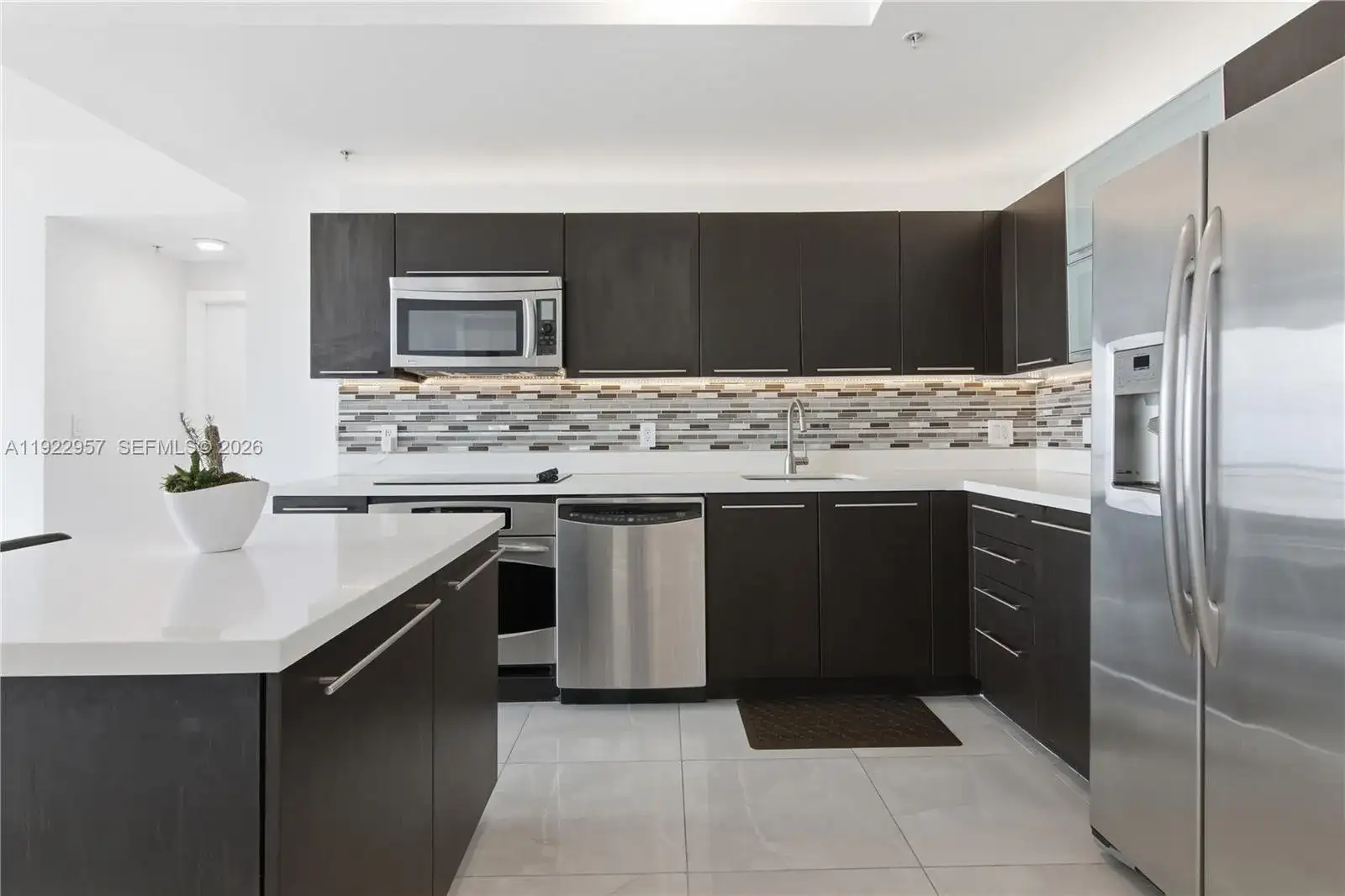 90 SW 3rd St # 2408, Miami FL 33130 photo 4