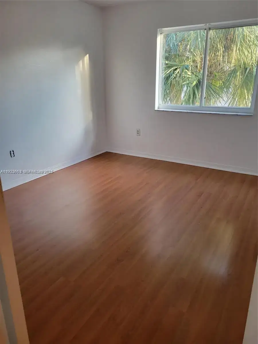 2217 NW 171st Ter, Pembroke Pines FL 33028 photo 3