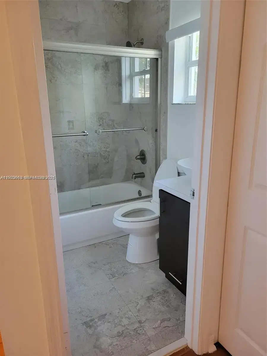 2217 NW 171st Ter, Pembroke Pines FL 33028 photo 5