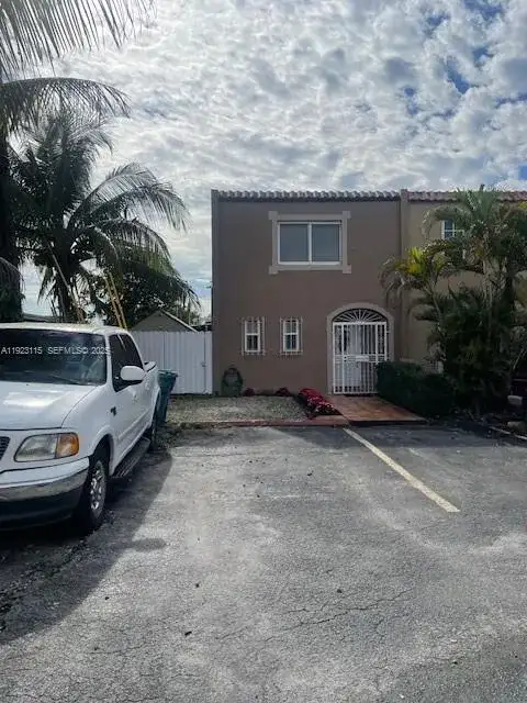 5432 NW 168 Terrace, Miami Gardens FL 33055 photo 2