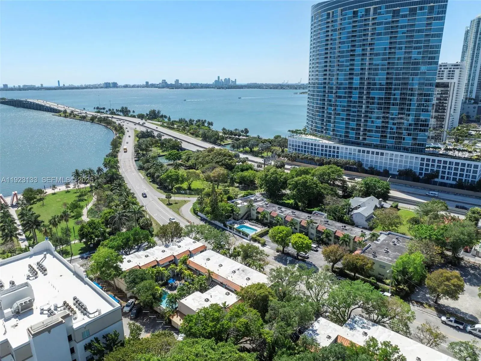 515 NE 38th St # 10, Miami FL 33137