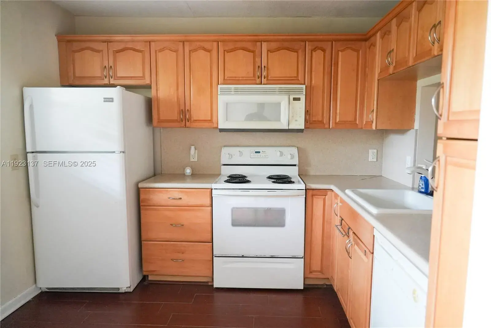 3905 N Nob Hill Rd # 103, Sunrise FL 33351
