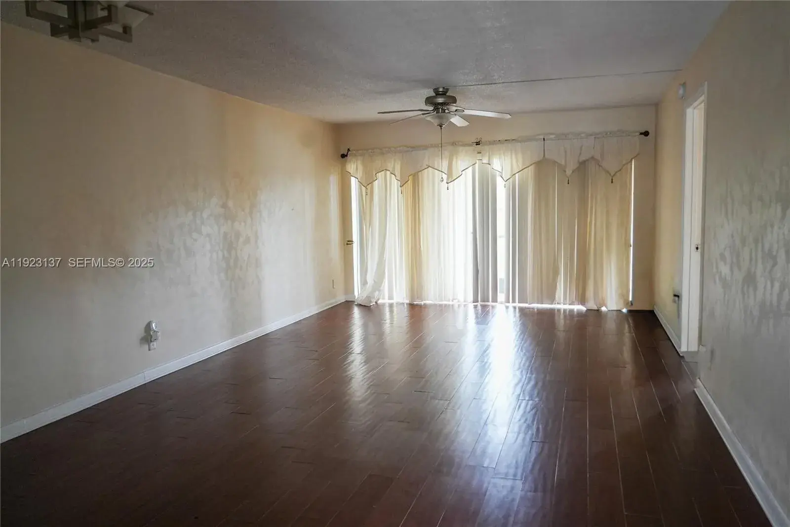 3905 N Nob Hill Rd # 103, Sunrise FL 33351