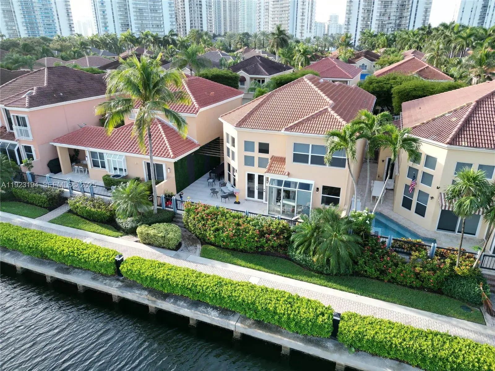3757 NE 208 Te, Aventura FL 33180