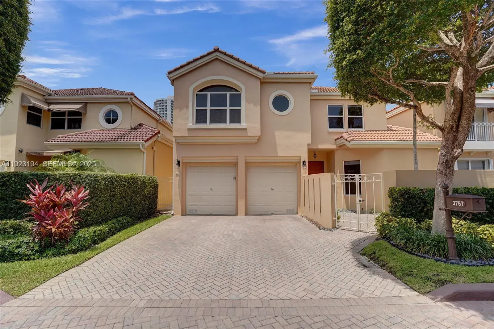 3757 NE 208 Te, Aventura FL 33180