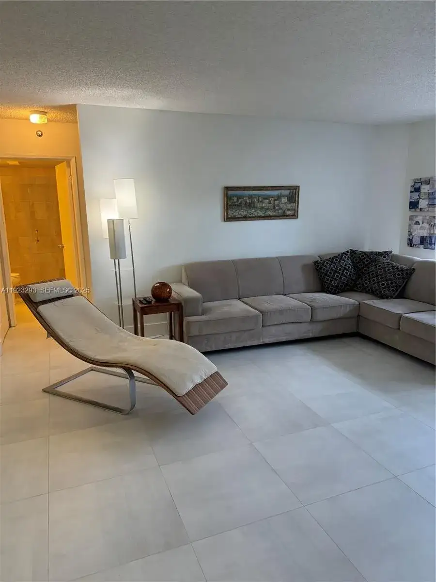 3600 Mystic Pointe Dr # 208, Aventura FL 33180 photo 3