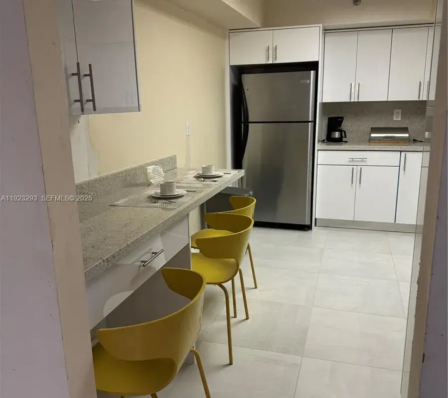 3600 Mystic Pointe Dr # 208, Aventura FL 33180