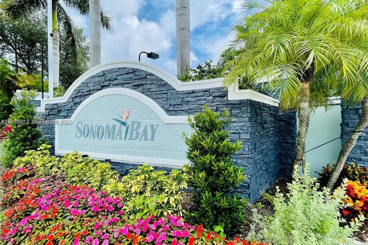 1918 Alamanda Way, Riviera Beach FL 33404