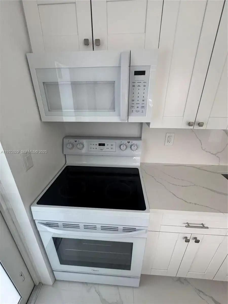 801 NW 109th St # 1, Miami FL 33168 photo 4