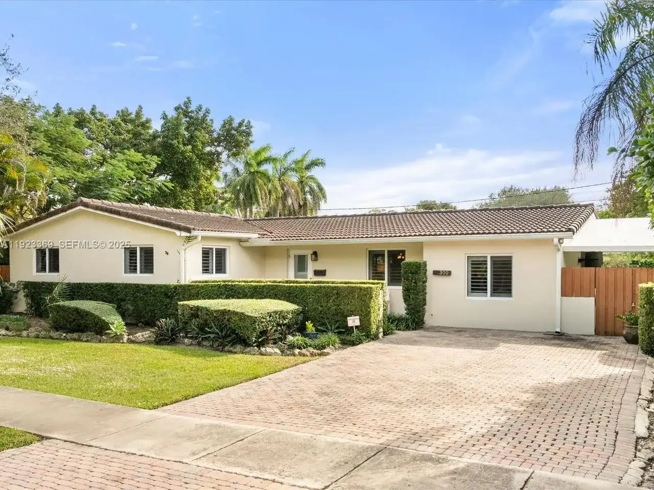 6300 SW 48th St, South Miami FL 33155