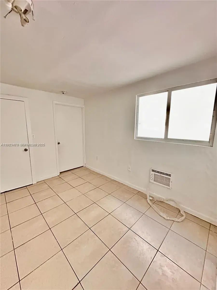437 NE 30th St # 8, Miami FL 33137