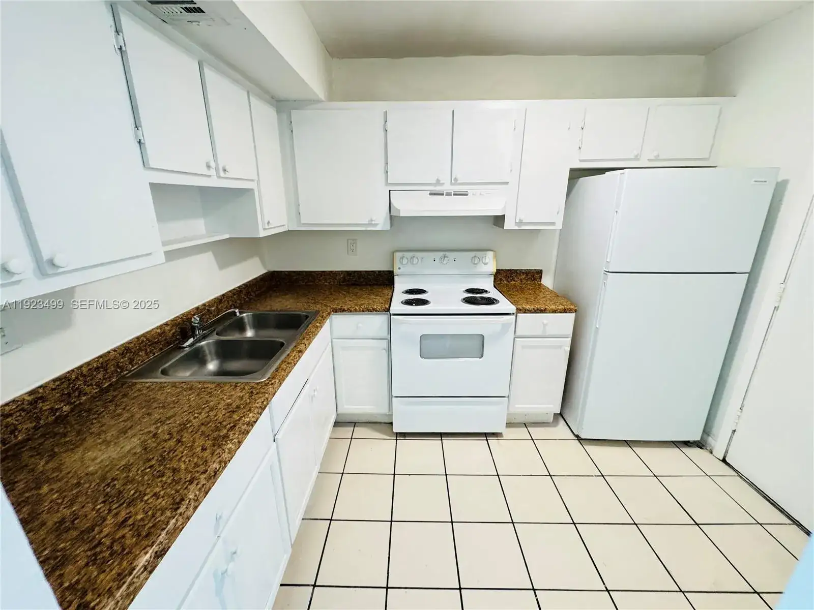 3610 NW 21st St # 205, Lauderdale Lakes FL 33311 photo 3