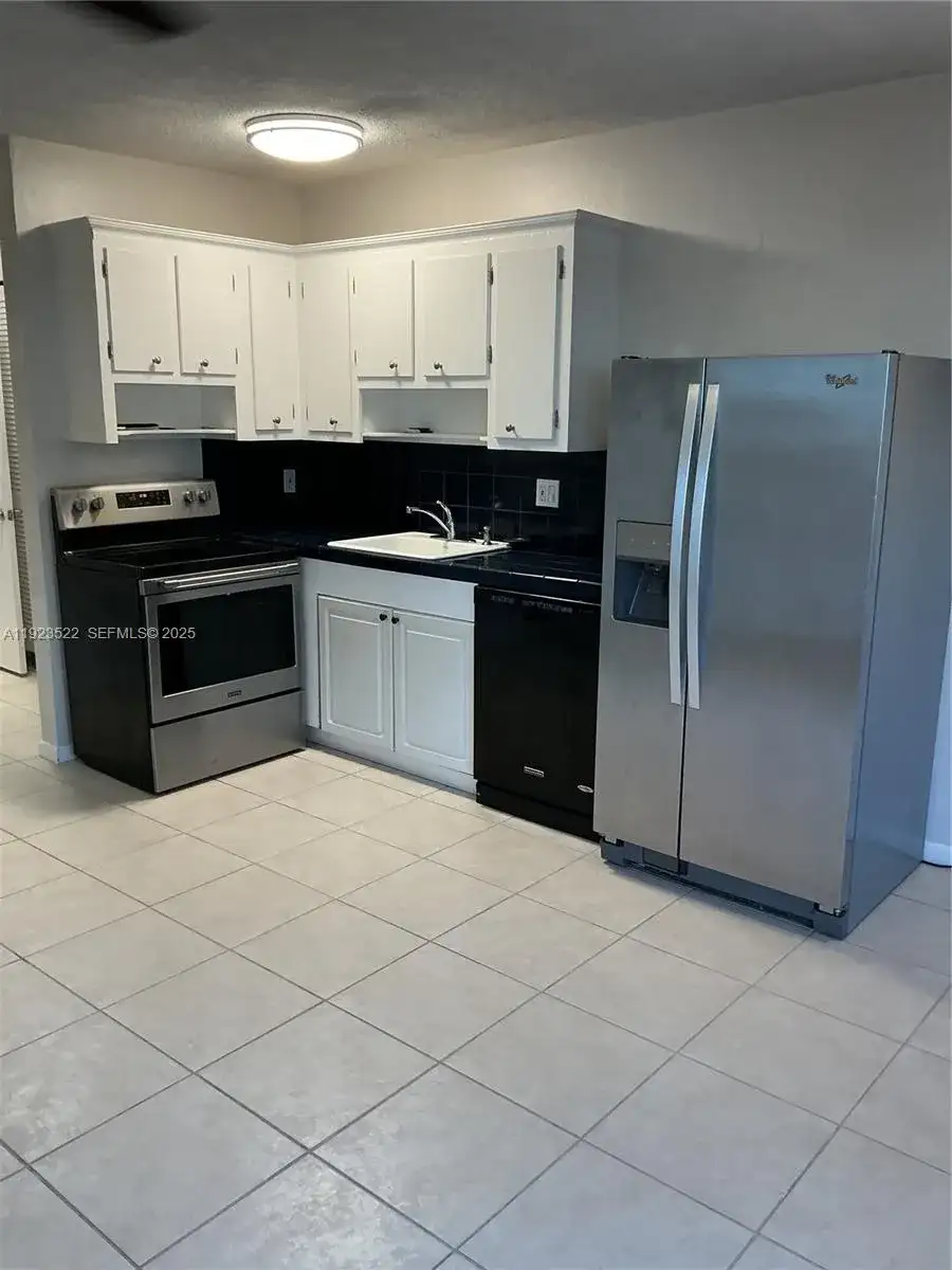 2716 NE 30th Pl # 103C, Fort Lauderdale FL 33306 photo 2