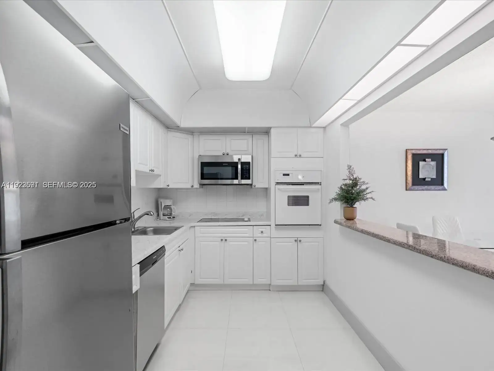 19370 E Collins Ave # 625, Sunny Isles Beach FL 33160 photo 5
