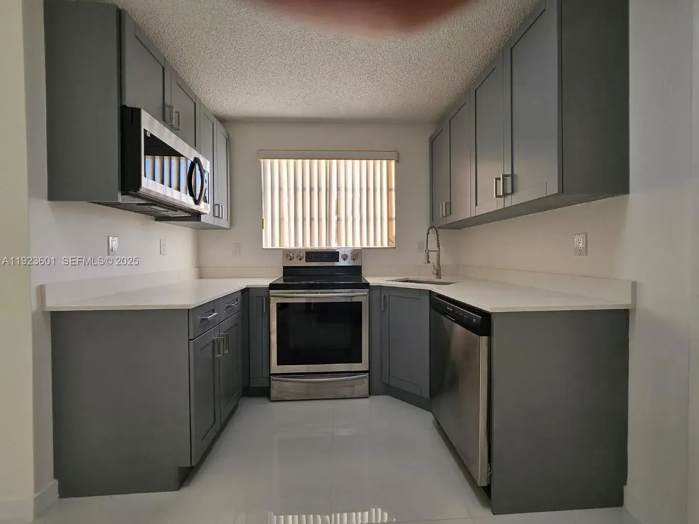 325 NW 72nd Ave # 301, Miami FL 33126 photo 3