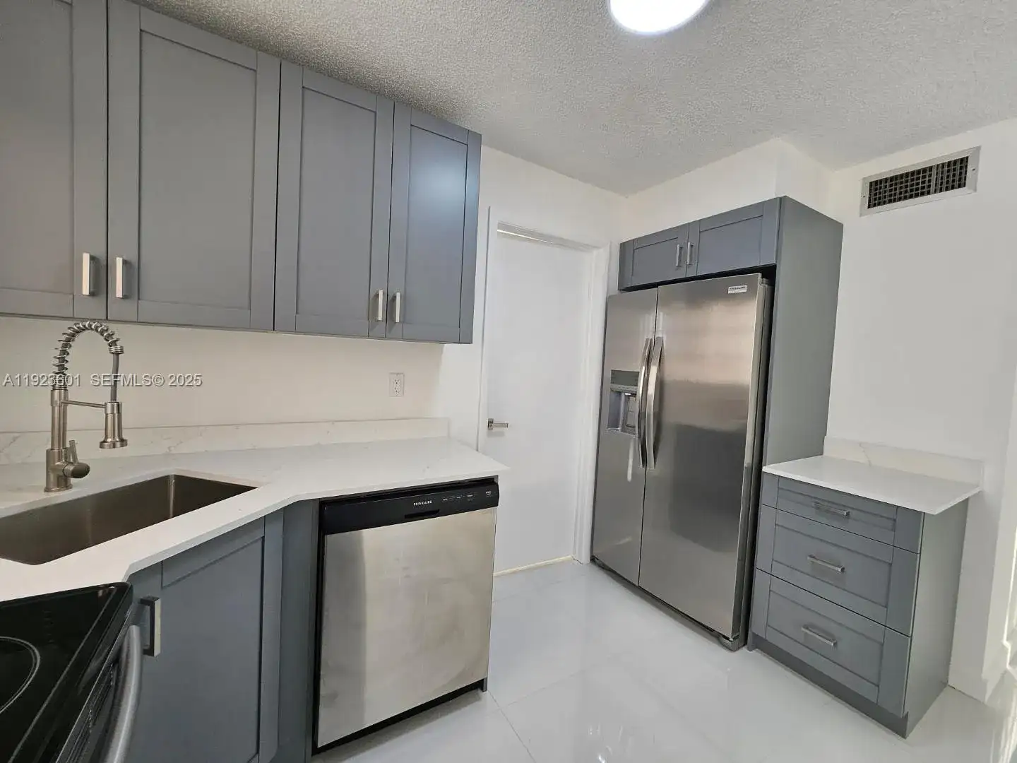 325 NW 72nd Ave # 301, Miami FL 33126 photo 4