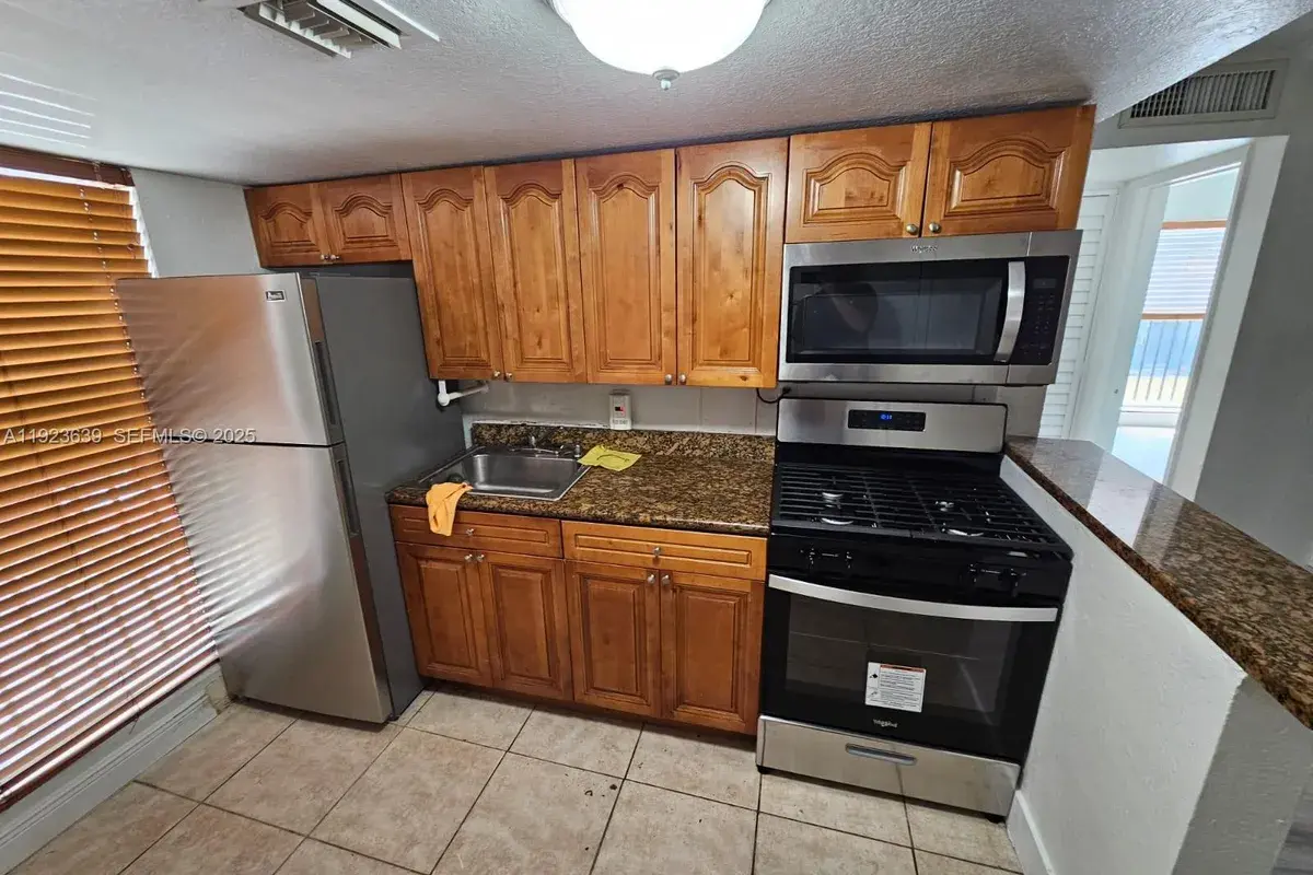 241 S Royal Poinciana Blvd # 202, Miami Springs FL 33166
