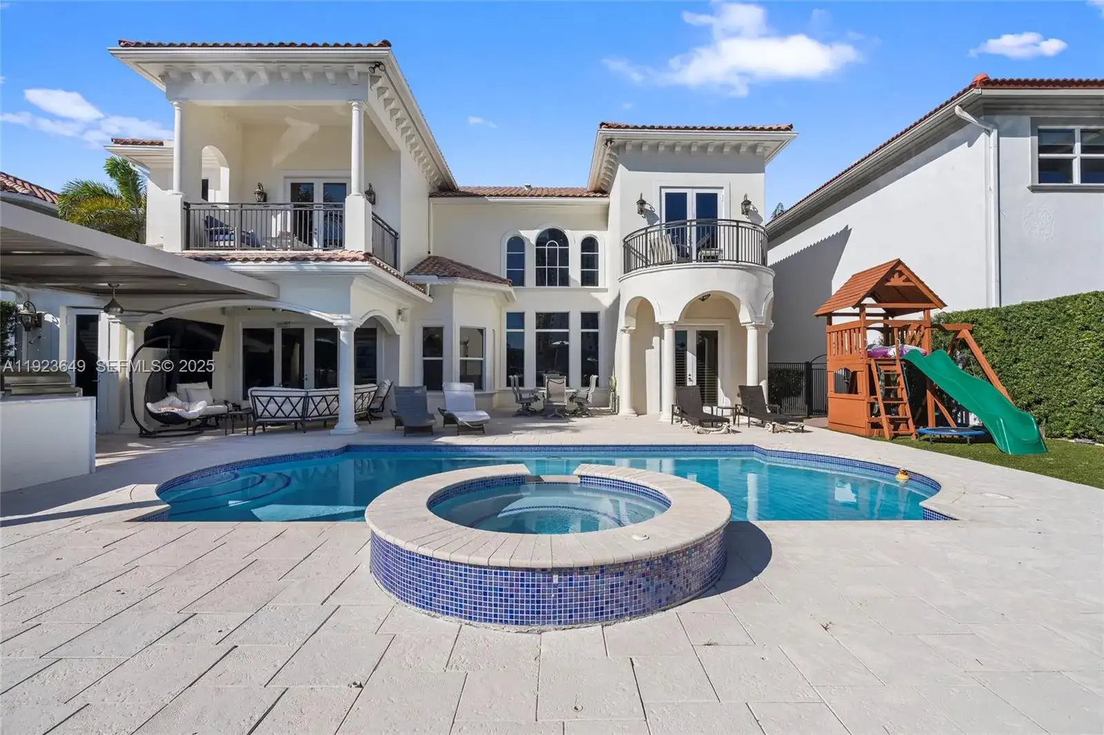 1555 Windjammer Way, Hollywood FL 33019 photo 5